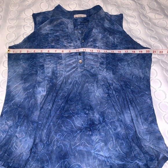 C/B Blue Tie-Dye Sleeveless Blouse - Size Medium - Picture 5 of 7